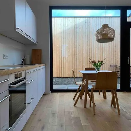 Daire Ruhige Lage - Moderne Ferienwohnung Mit Innenhof Brohl-Lutzing