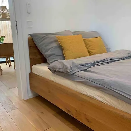 Ruhige Lage - Moderne Ferienwohnung Mit Innenhof Apartamento *